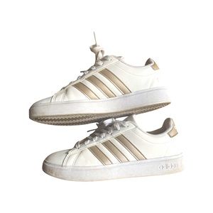 adidas Women's Grand Court 2.0 Tennis Shoe size 8.5